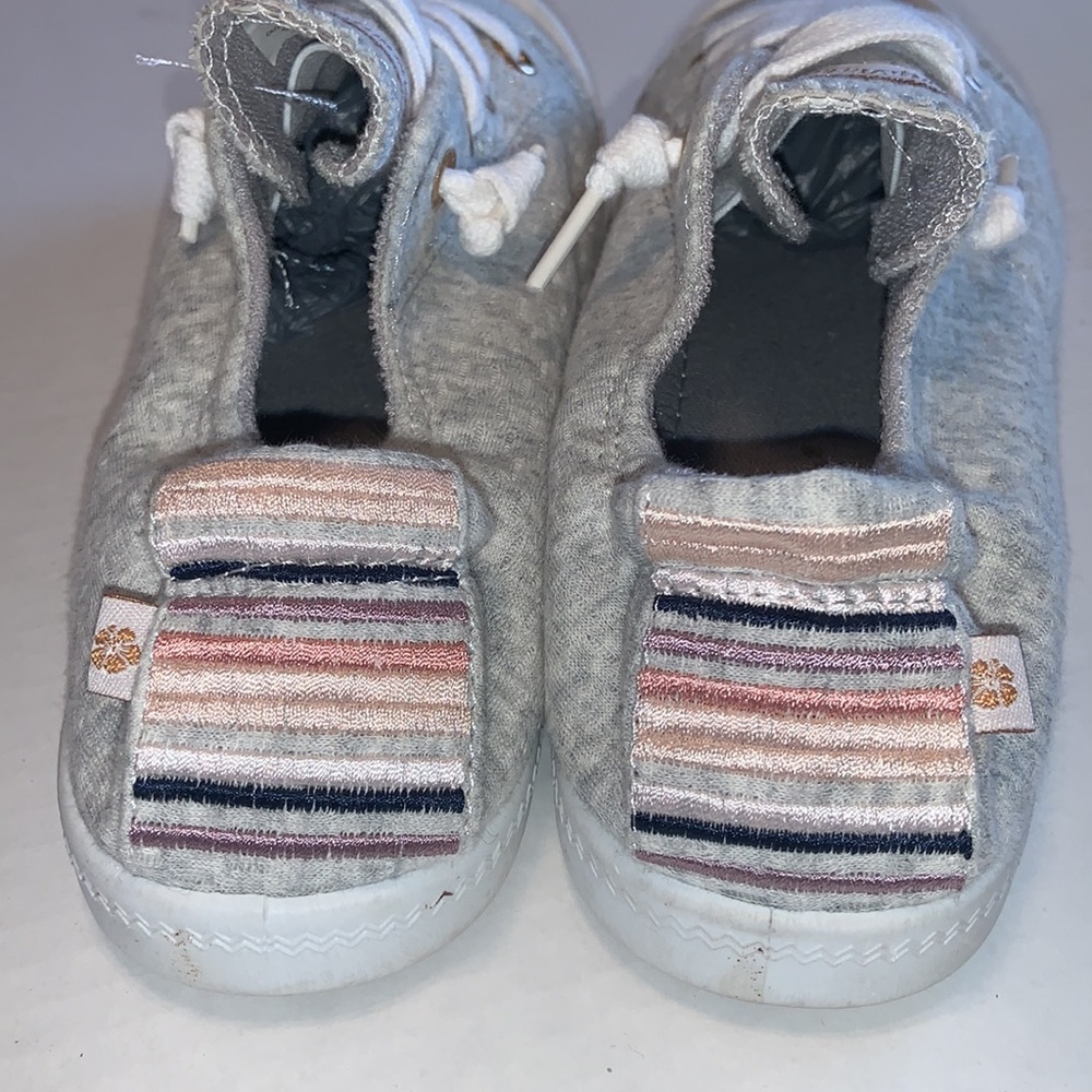 Tommy Bahama Sneakers 7.5 - Picture 8 of 10